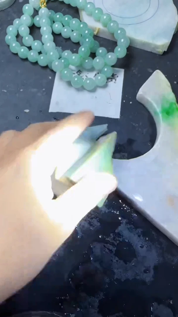 颈饰未镶嵌翡翠070