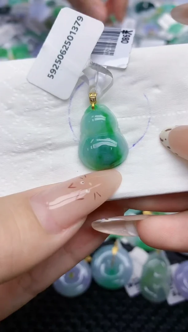 翡翠18K金镶嵌颈饰3   天然翡翠A货