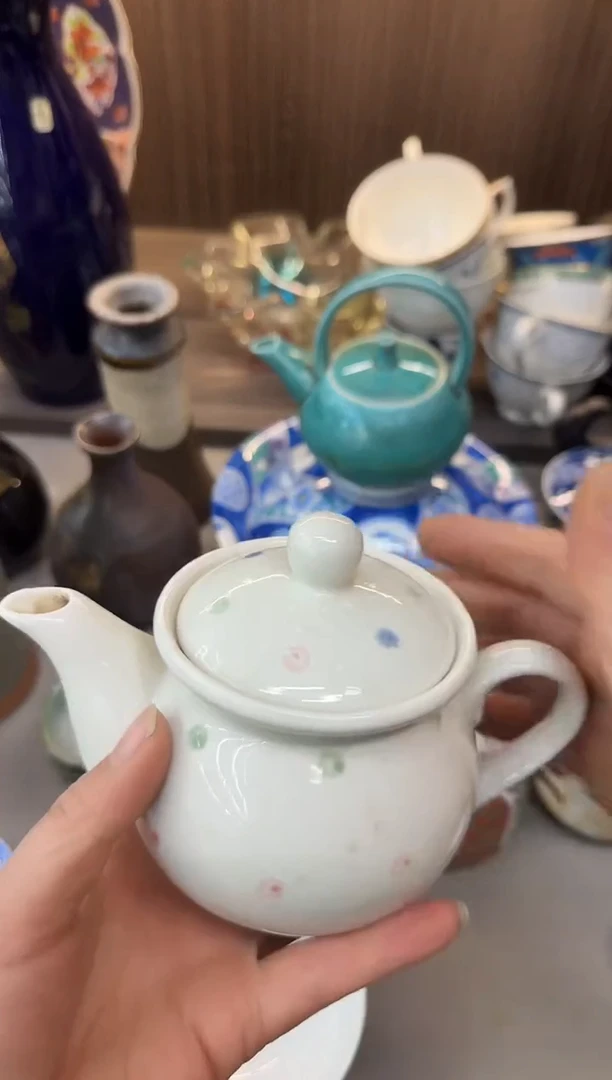 茶盏女**?瓷器瓷器瓷器瓷器