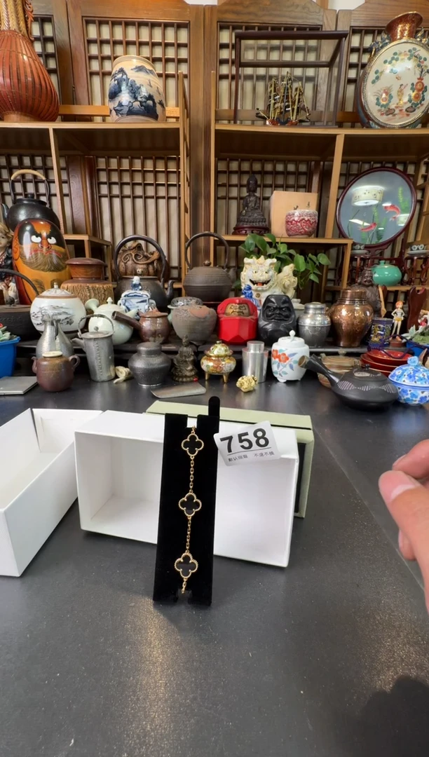 摆件  注意：回流商品，默认有瑕，不退不换。