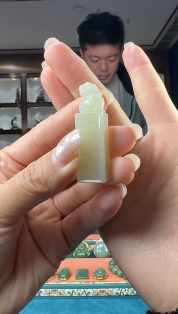 颈饰未镶嵌和田玉佩佩