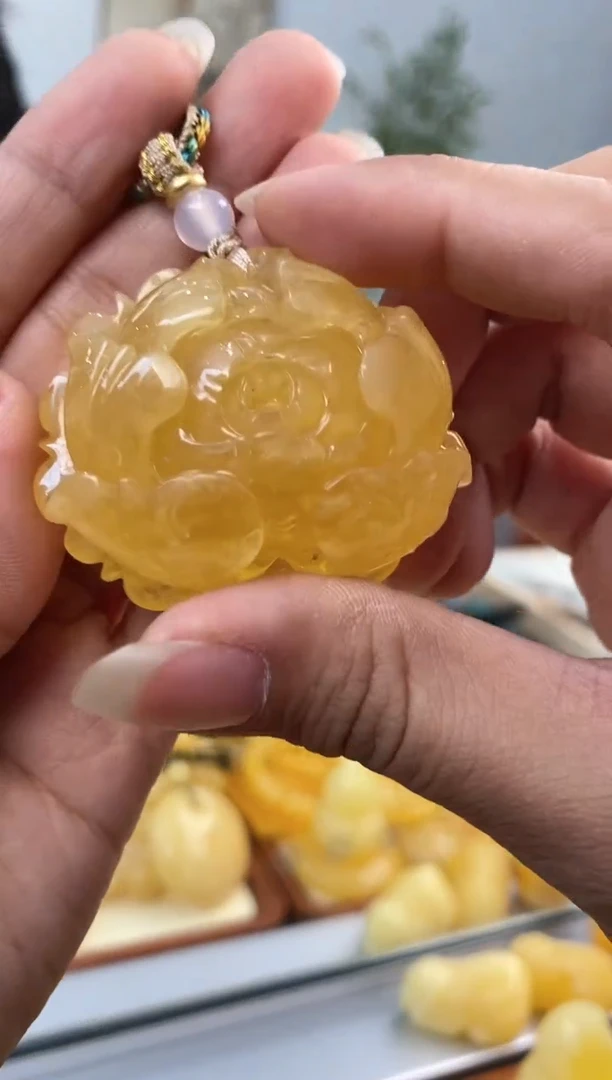 【闪购商品】蜜蜡裸石未镶嵌天然琥珀蜜蜡牡丹花