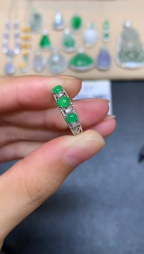 18K金镶嵌戒指翡翠蛋面【无服务费【48小时鉴赏期】