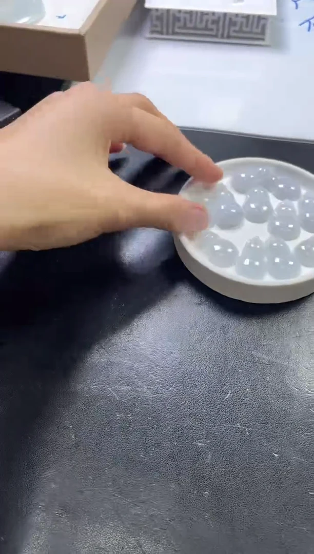 翡翠挂件未镶嵌葫芦多样性发一件
