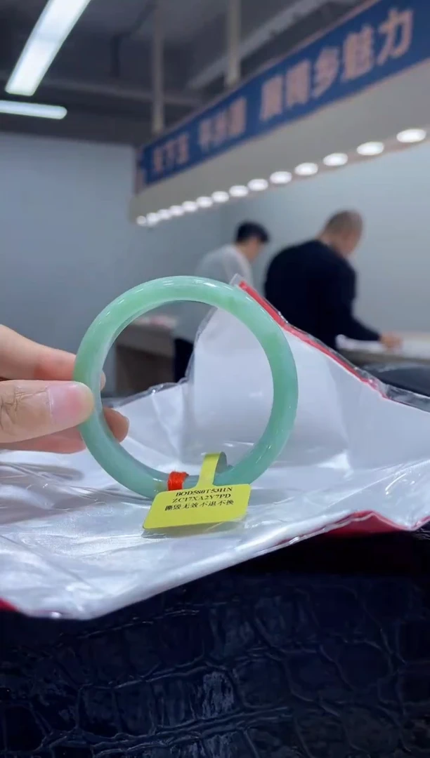未镶嵌手镯翡翠手镯11