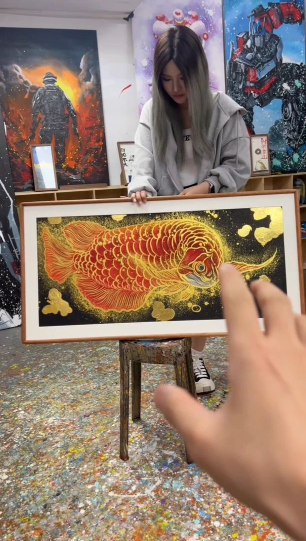 丙烯画懒羊羊老师红龙鱼精装裱