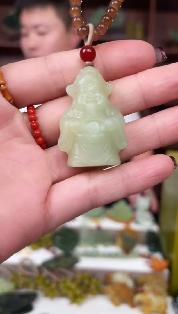 未镶嵌蛇纹石玉颈饰·