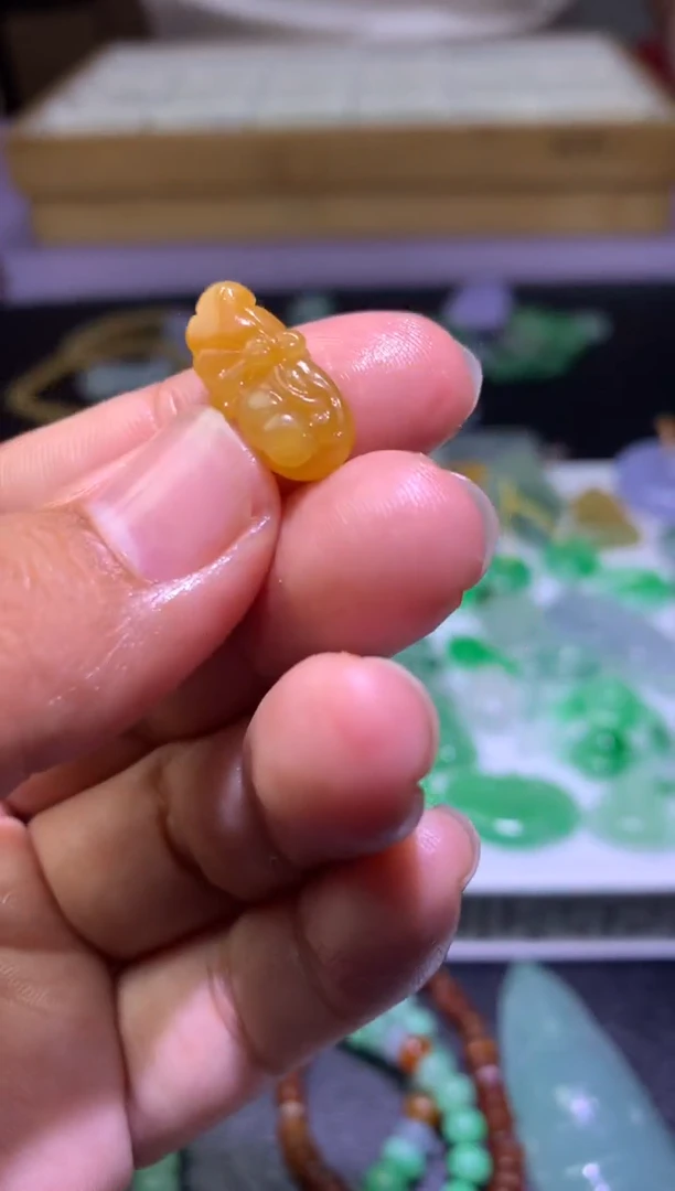 未镶嵌定制翡翠毛货