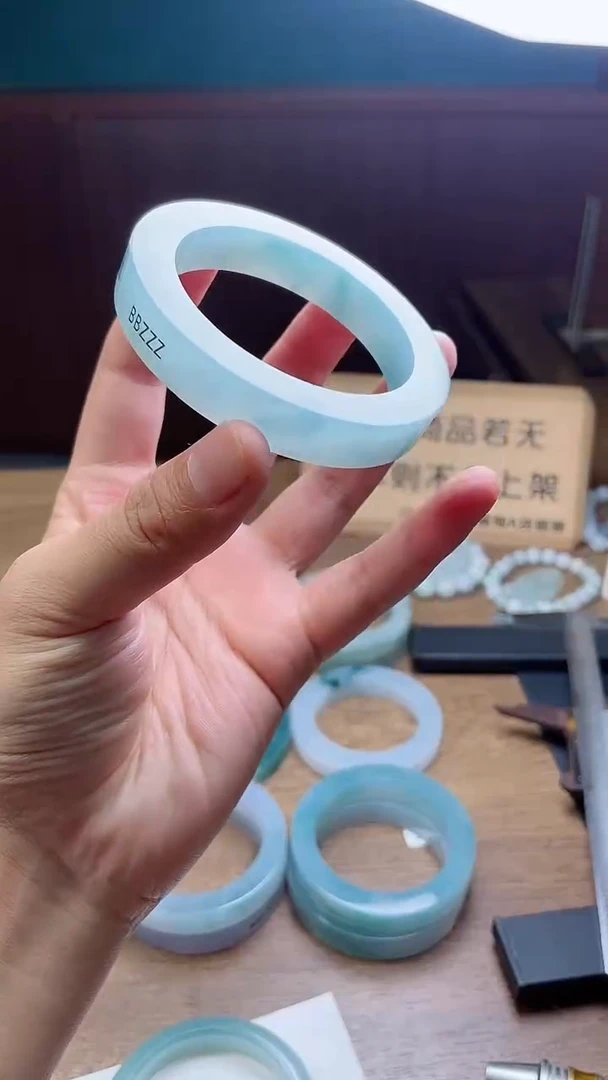 定制翡翠手镯未镶嵌定制