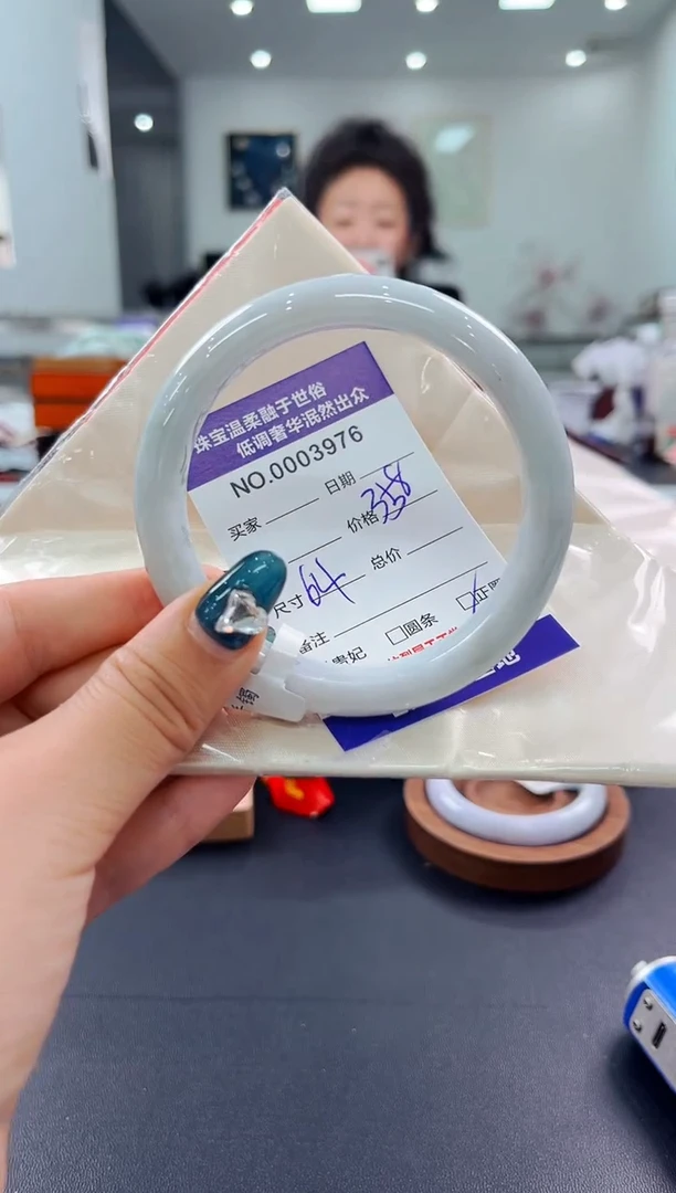 翡翠手镯未镶嵌天然缅甸A货翡翠