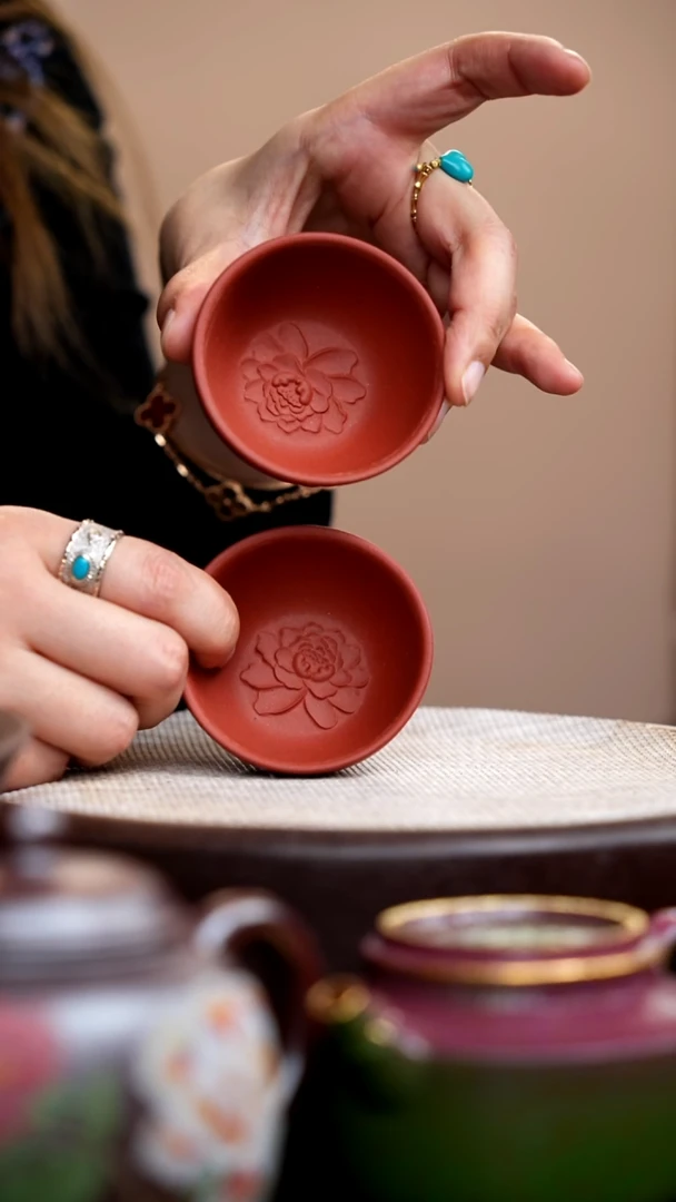 茶壶紫砂底槽清牡丹小杯2个