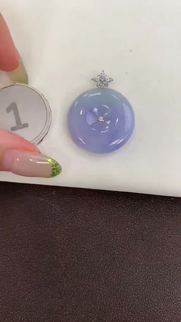 颈饰18K金镶嵌翡翠天然缅甸a货翡翠