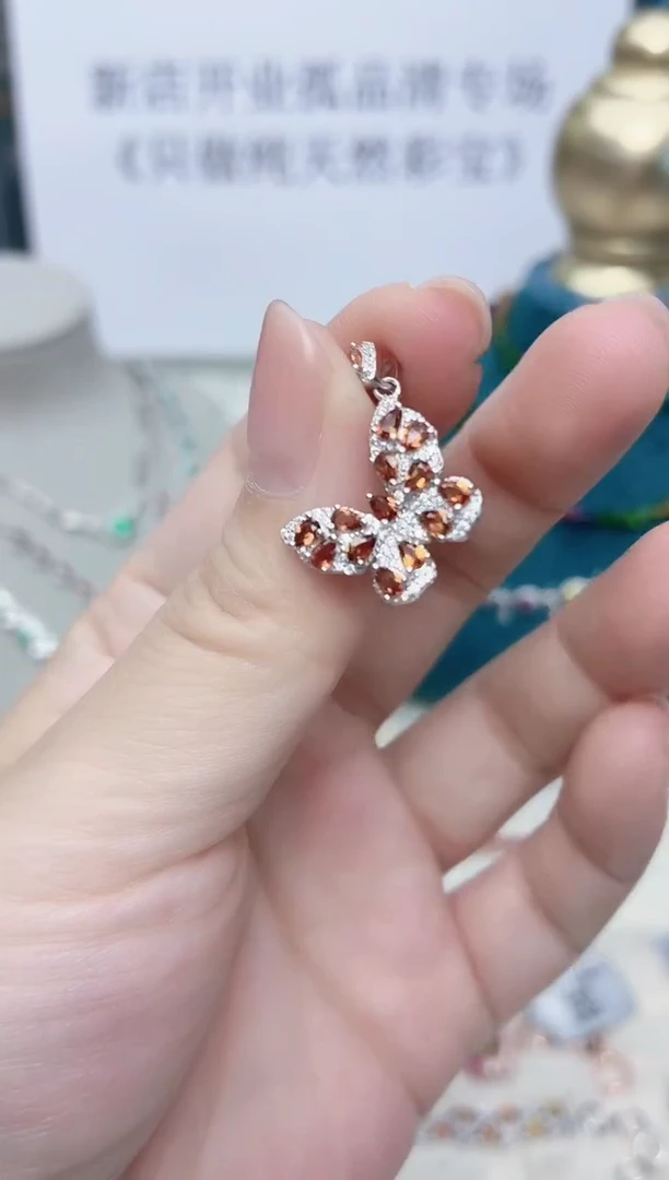 银S925镶嵌耳饰水晶236ZB1202产品一个（多样性）