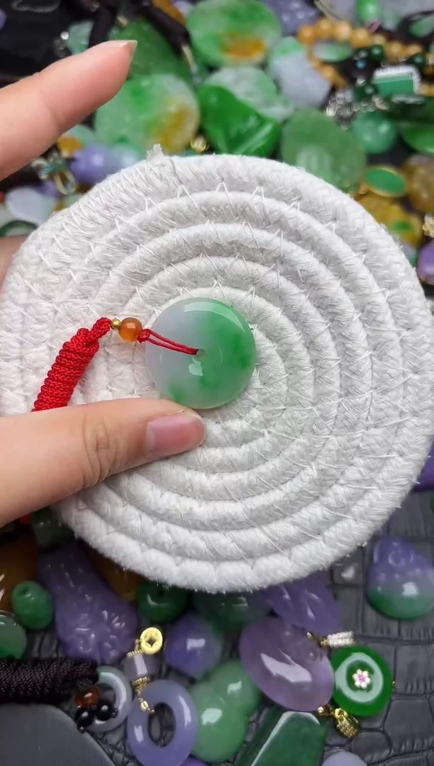 颈饰未镶嵌翡翠缅甸翡翠吊坠