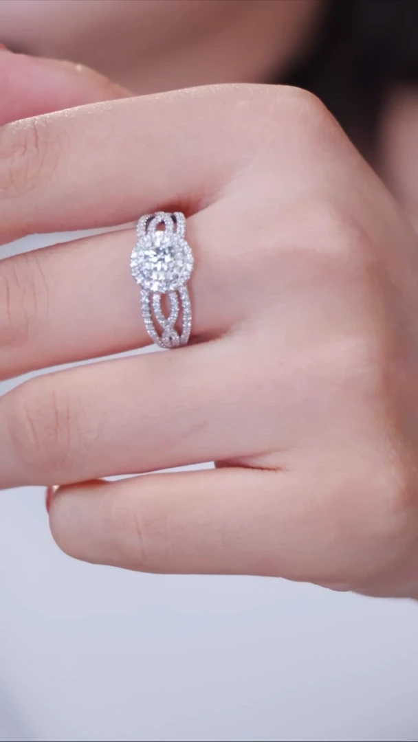 18K金镶嵌戒指/指环钻石【主石0.30ct  总重4g左右 实际以证书为主