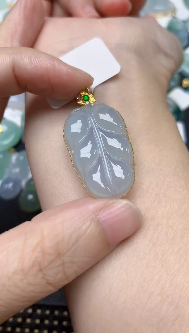 颈饰18K金镶嵌翡翠天然缅甸A货翡翠