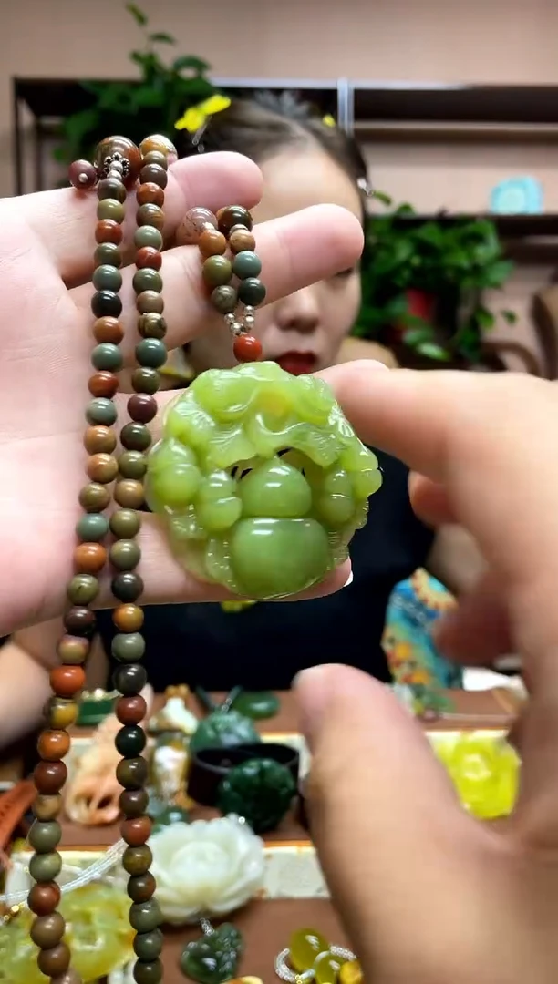 未镶嵌岫玉吊坠·