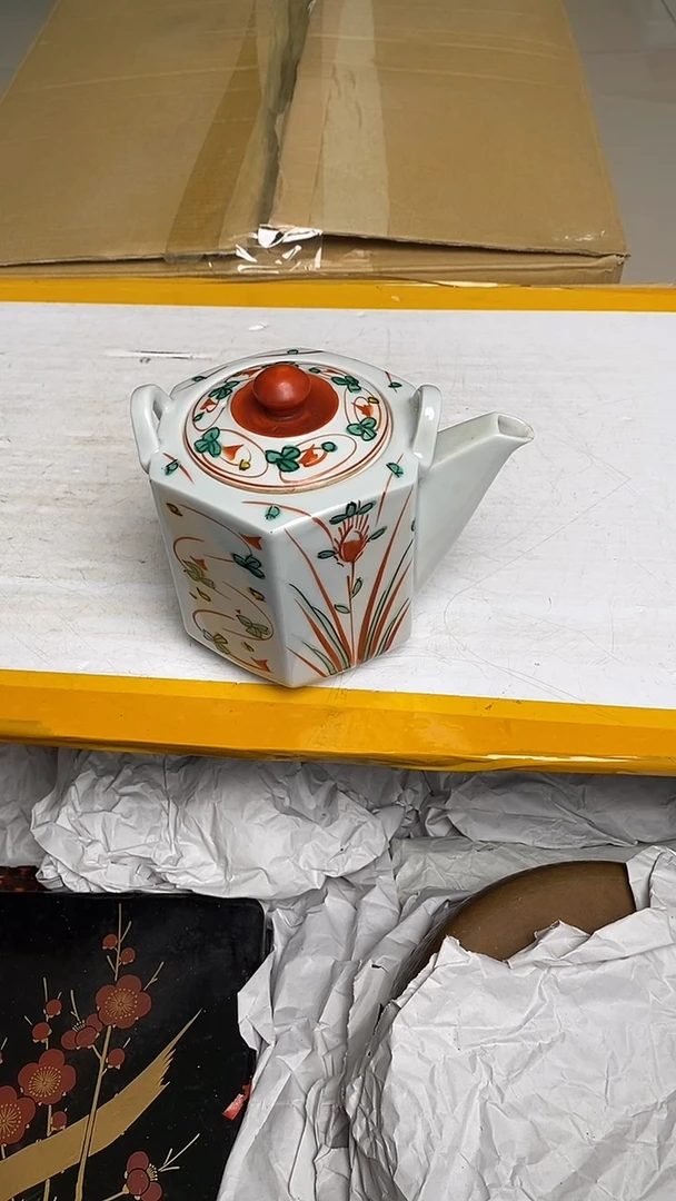 日瓷回流小壶一个