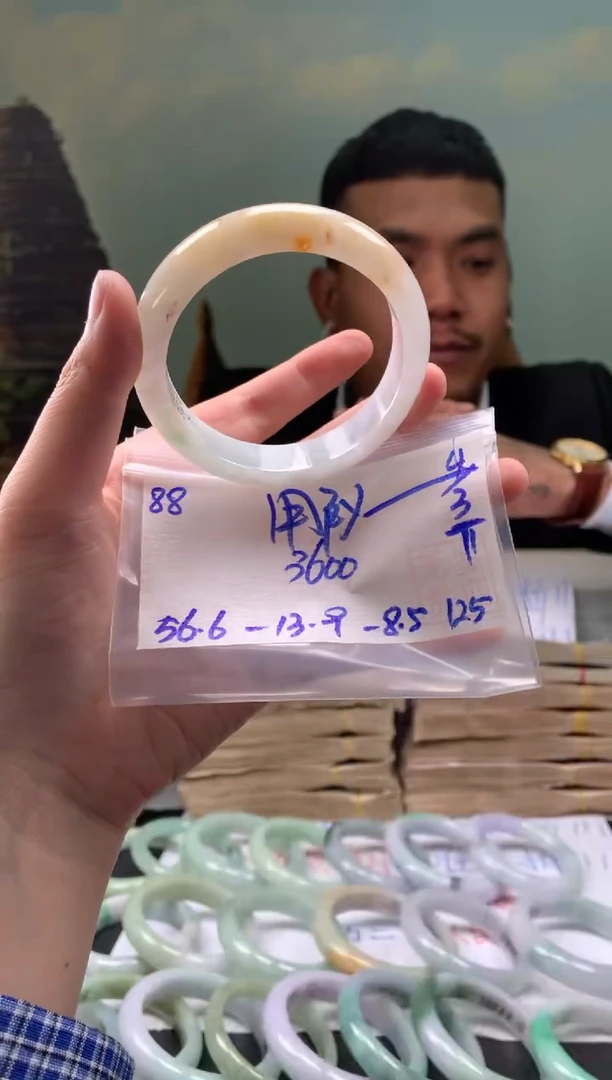 【闪购商品】翡翠手镯未镶嵌翡翠手镯 下单联系小耳机#88