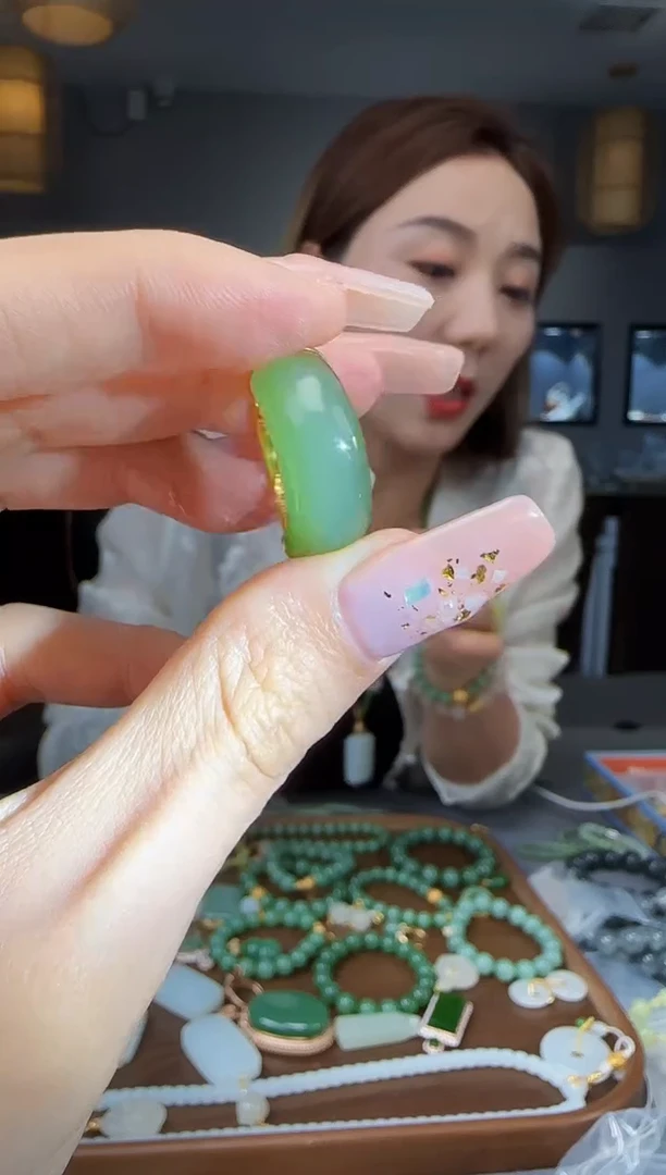 和田玉戒指18K金镶嵌1