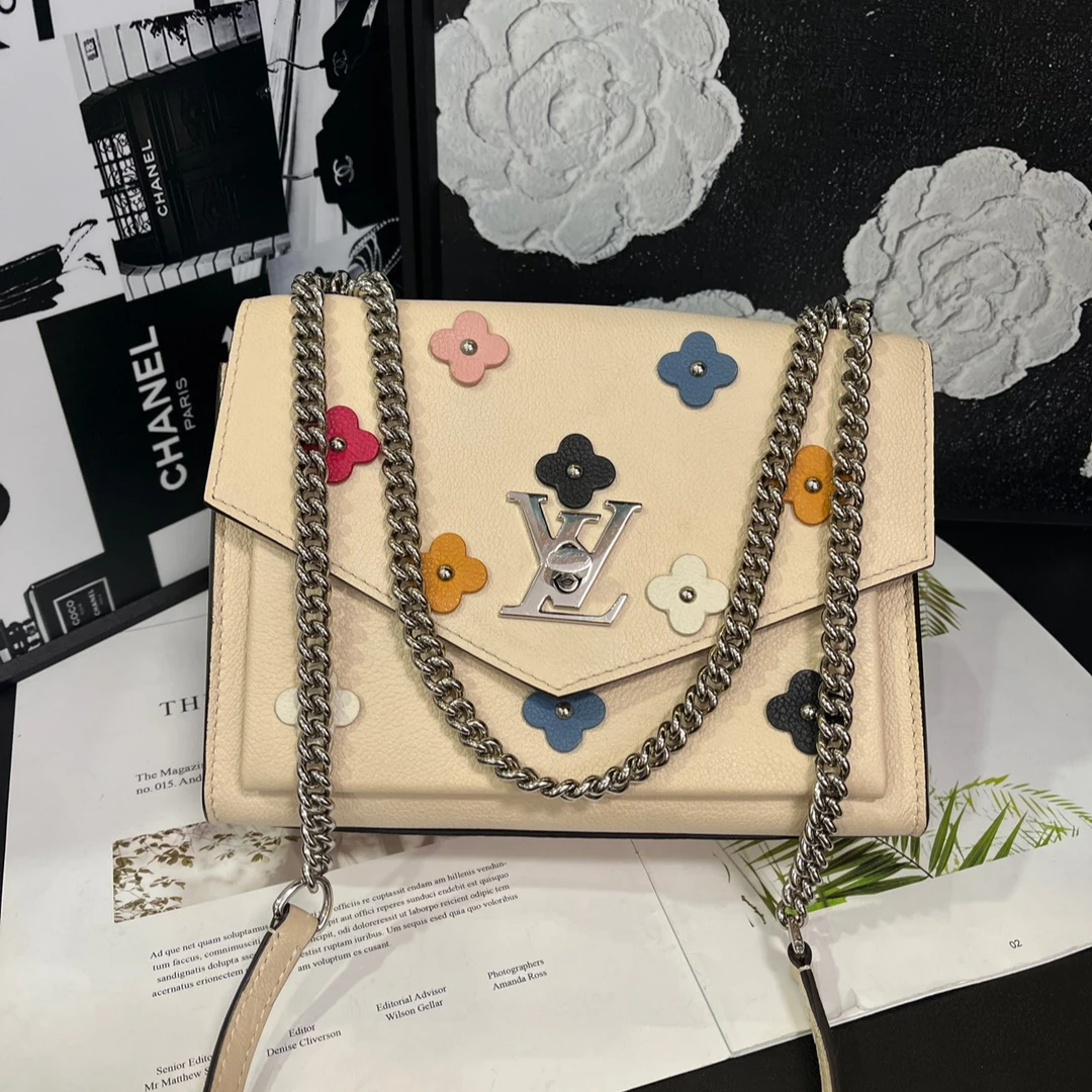 95新 LouisVuitton/路易威登 系列限量版花朵斜挎包18年B1790