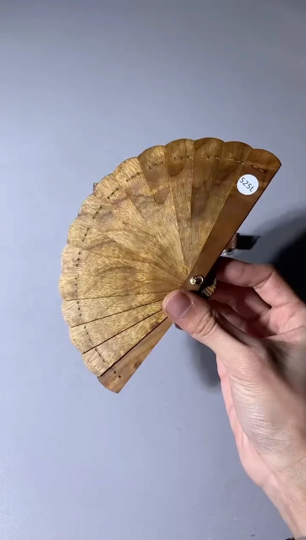 【闪购商品】金丝楠木雕525号10cm金丝楠木小叶桢楠掌中扇
