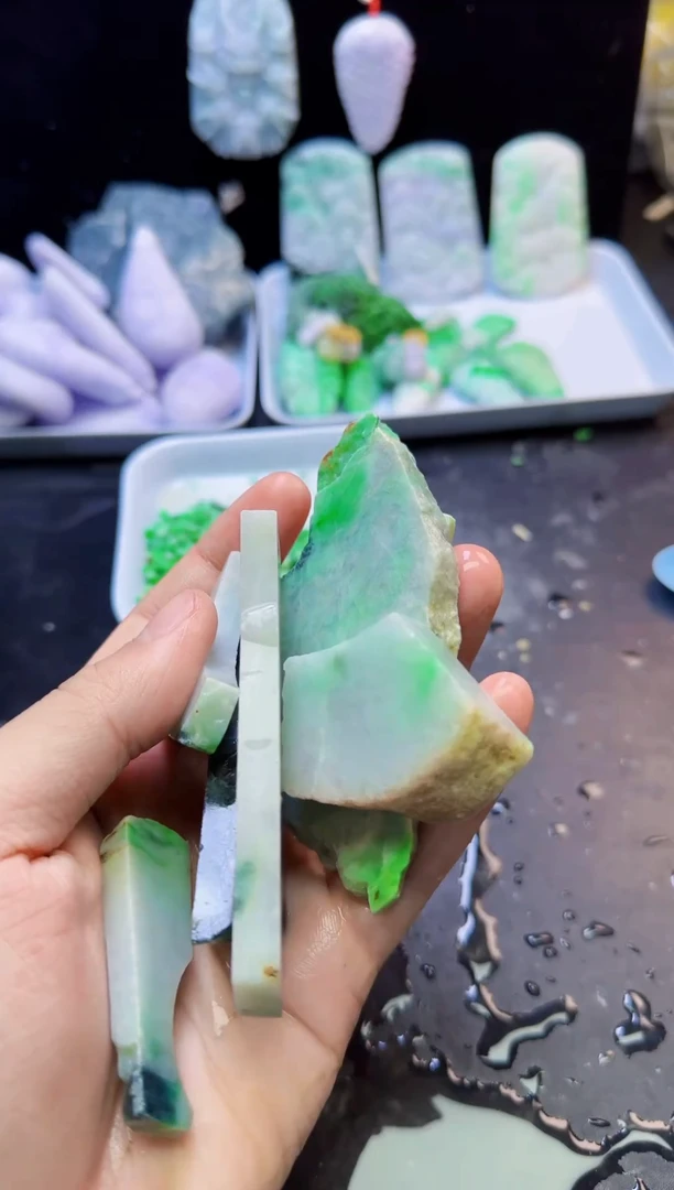翡翠未镶嵌颈饰牛*110天然A货翡翠