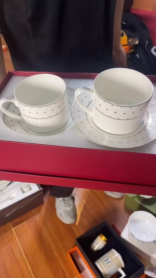杯鸿辉家品牌瓷器，京东包邮！