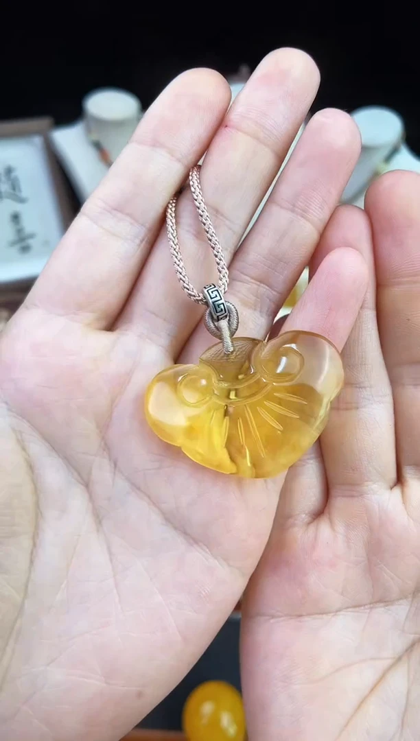 琥珀未镶嵌珠宝奇石柒月