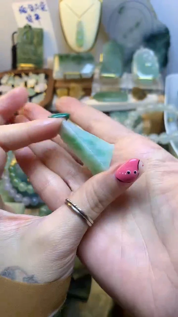 未镶嵌挂件翡翠 缅甸A货翡翠，没有运费险