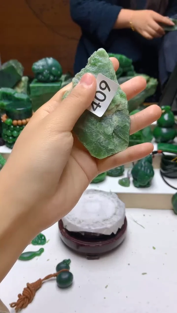 未镶嵌和田玉（碧玉）珠宝半成品0