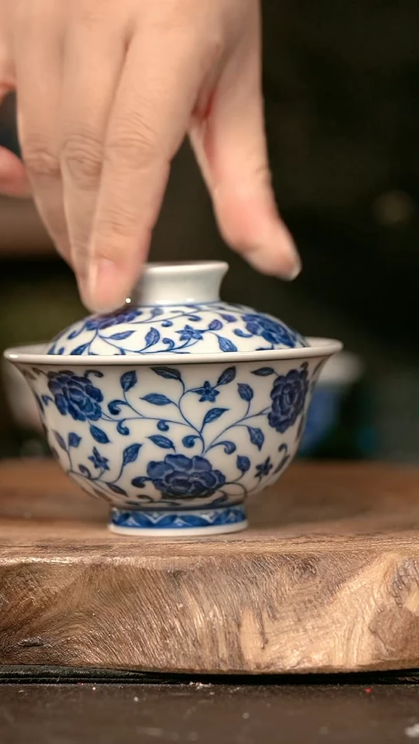 手绘手绘纯手绘高温现代瓷柴  有暇  缠枝花卉小元宝100cc