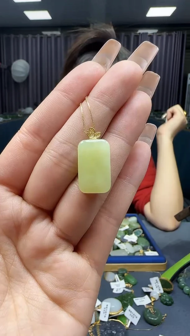 【闪购商品】和田玉挂件18K金镶嵌不含链