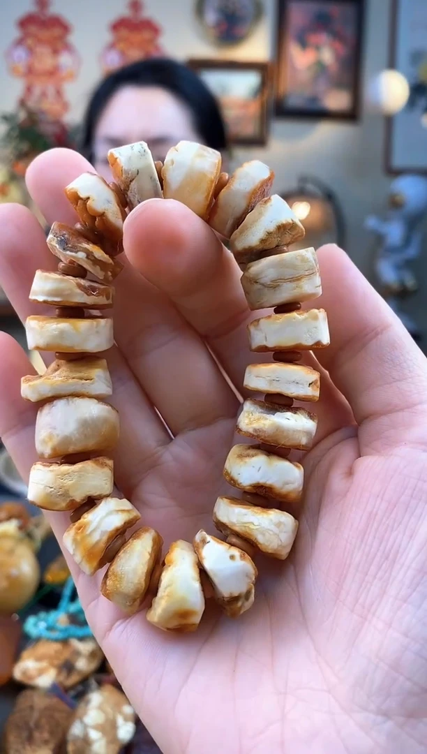 【闪购商品】琥珀手串未镶嵌手串
