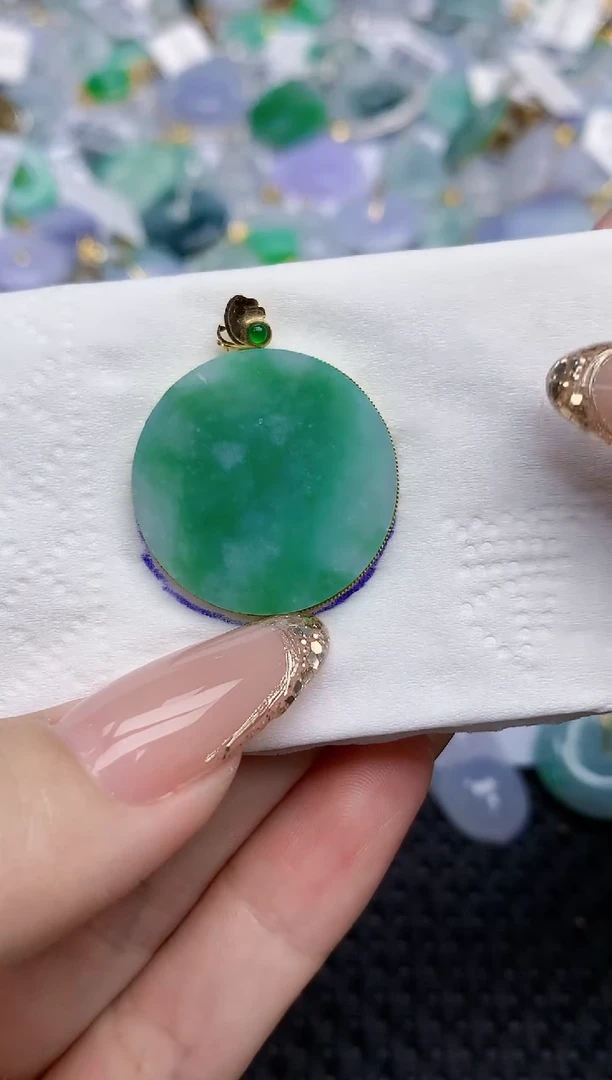 翡翠18K金镶嵌颈饰22   天然翡翠A货  百元以上9米证书费自理