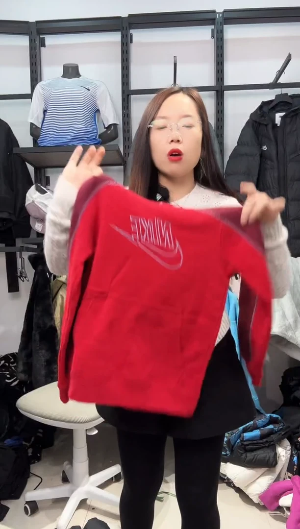 2153     编码  瑕疵直播间过款为准 尺码  ·  135