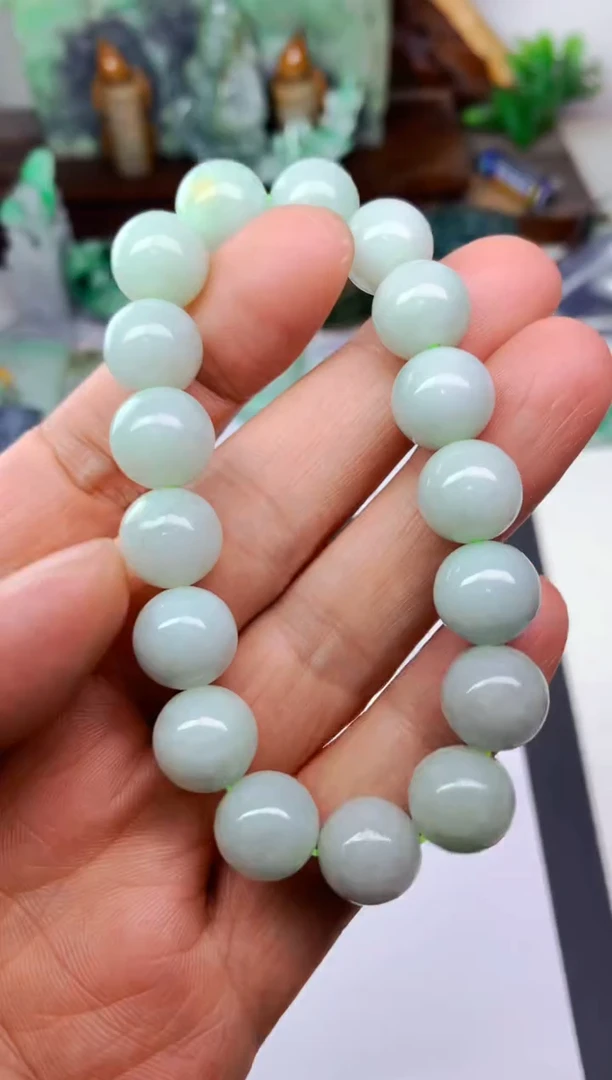 颈饰未镶嵌翡翠鹅****歌手串