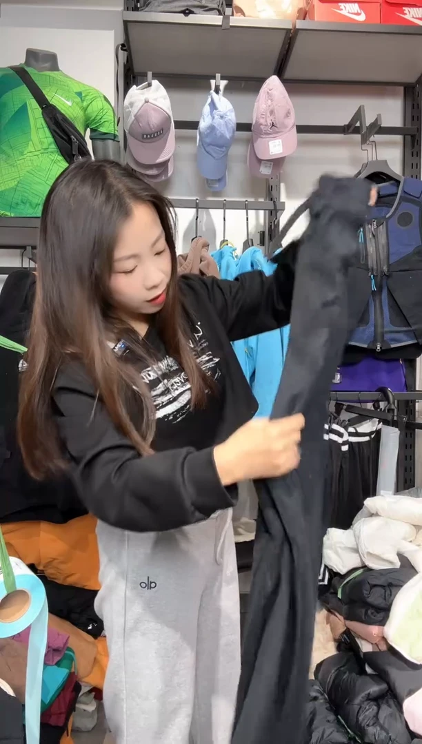 1095 编码 瑕疵款直播间过款为准 身高  165尺码S