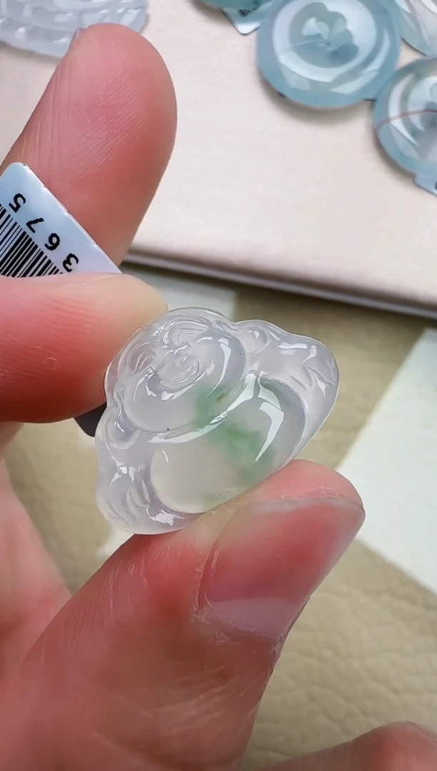 翡翠未镶嵌颈饰缅甸天然翡翠A货