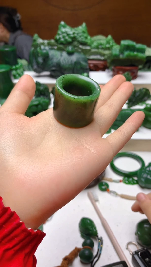 未镶嵌和田玉（碧玉）珠宝半成品1