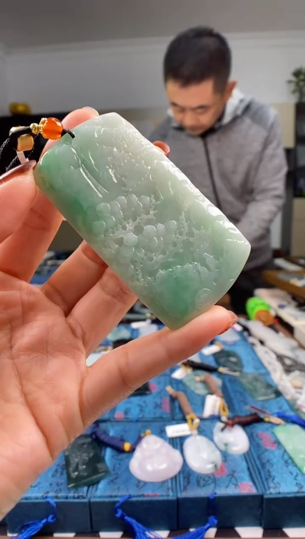 颈饰未镶嵌翡翠多样性发其一