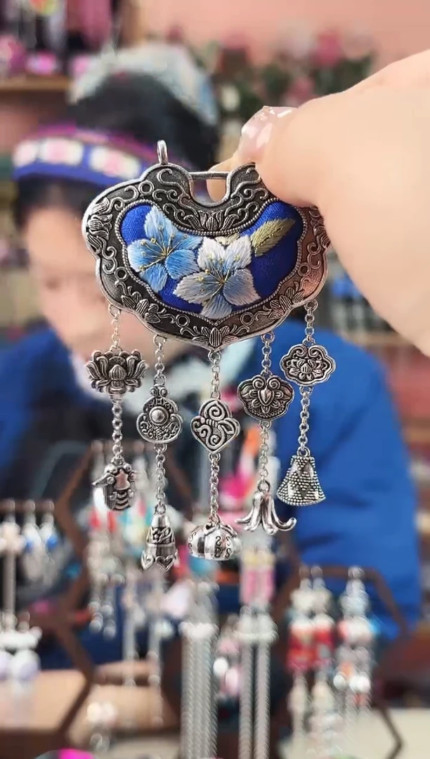 艺枝独绣手工饰品152