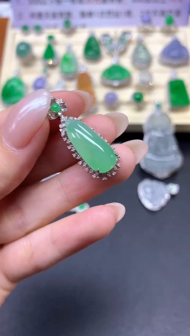 【闪购商品】翡翠吊坠(不含链)18K金镶嵌吊坠|4750+475