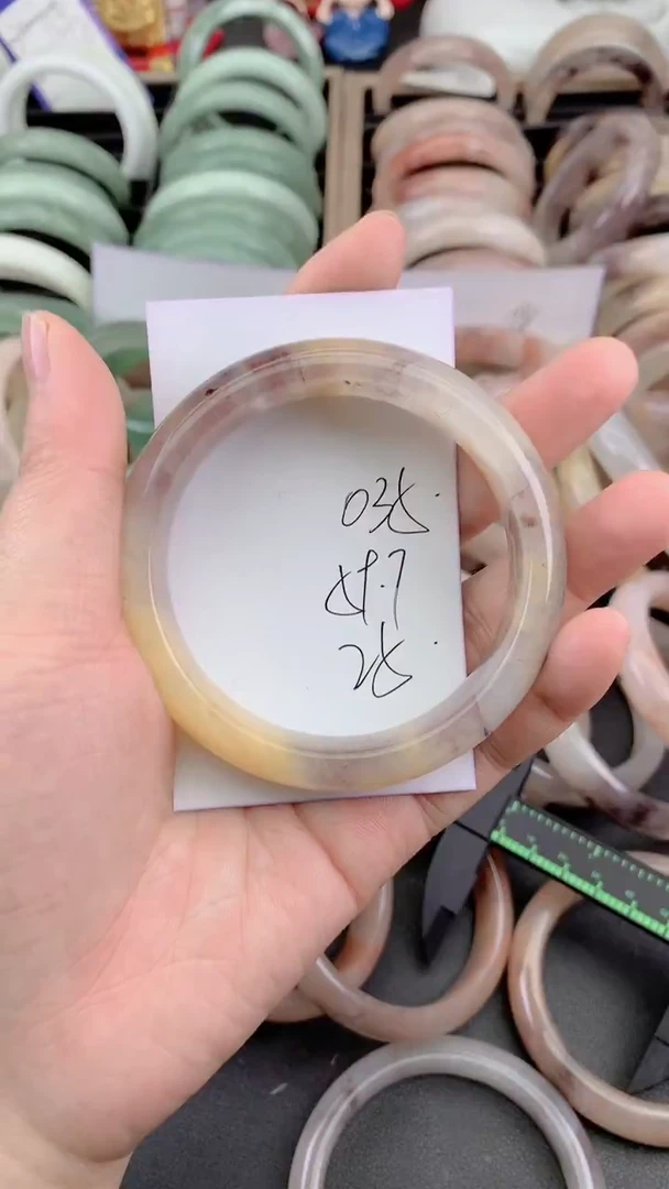 未镶嵌手镯石英质玉035
