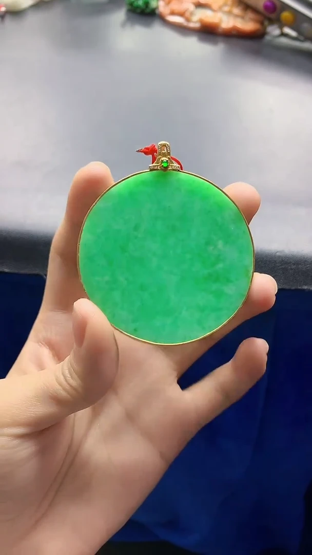 颈饰未镶嵌翡翠镜*?天然缅甸a货翡翠