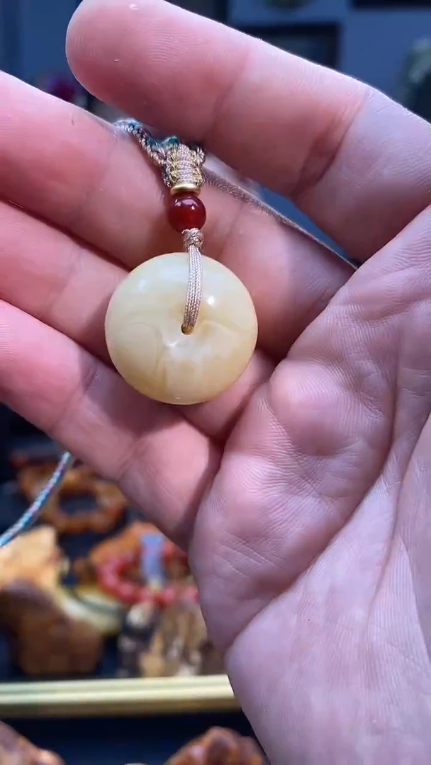 琥珀颈饰未镶嵌平安扣吊坠