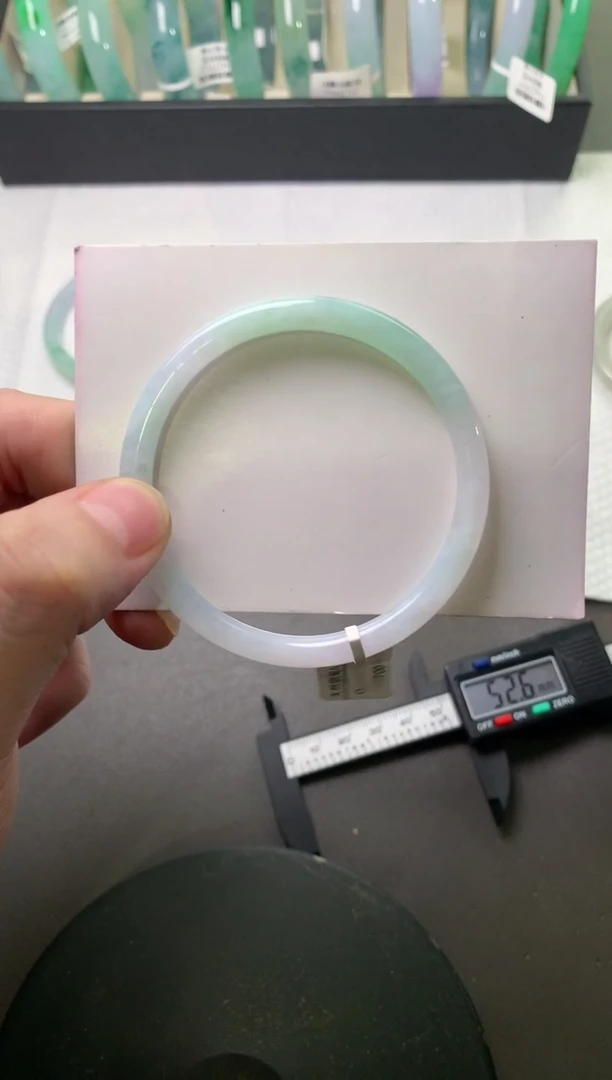 未镶嵌手镯（圆镯）翡翠53*5.4*5.6