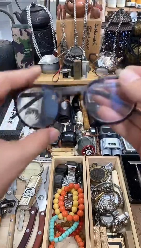 瓷片闪购商品  如图所示