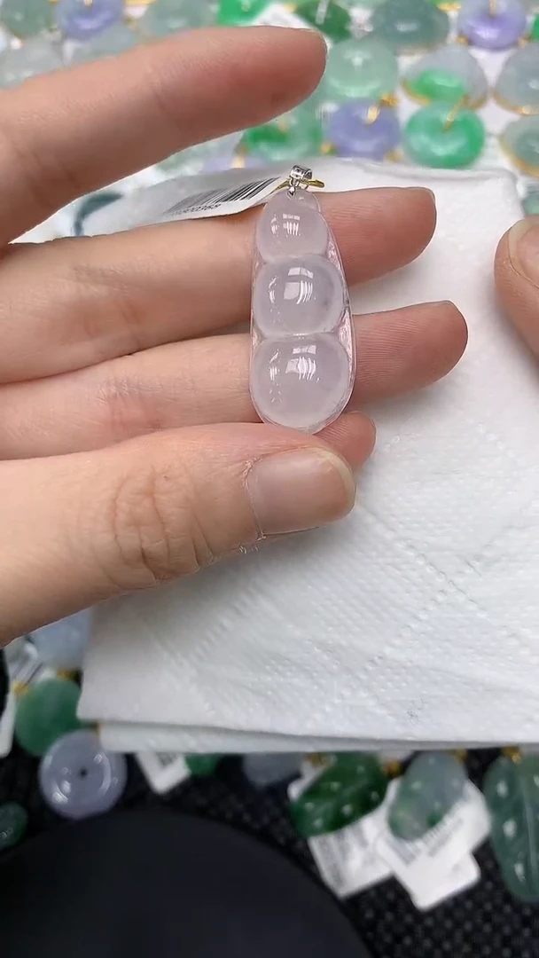 颈饰18K金镶嵌翡翠111111111