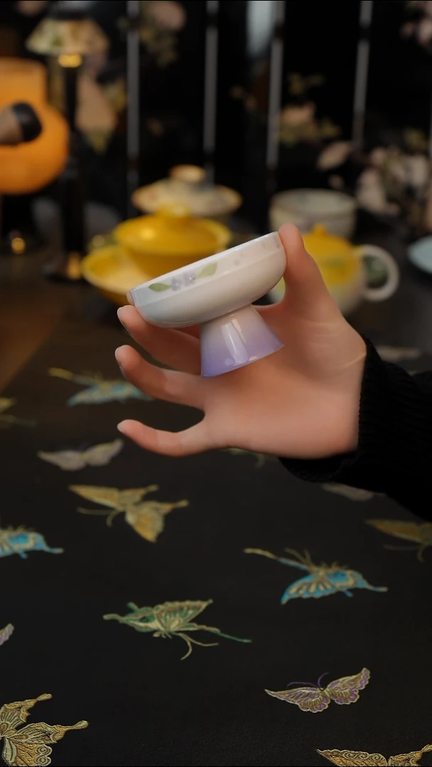 紫韵绣球    高足杯